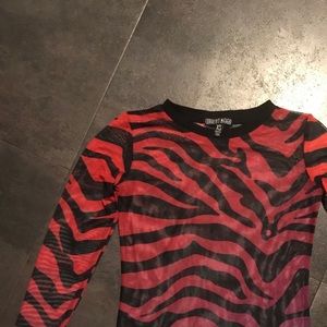 Sheer Print Top W/Thumb Holes